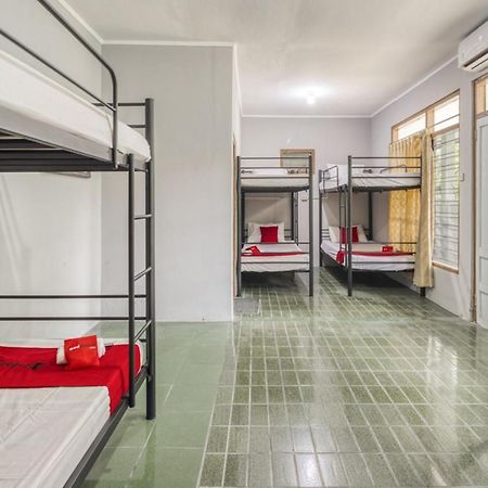 Reddoorz Hostel Near Adisucipto Airport Yogyakarta Kalasan Dış mekan fotoğraf
