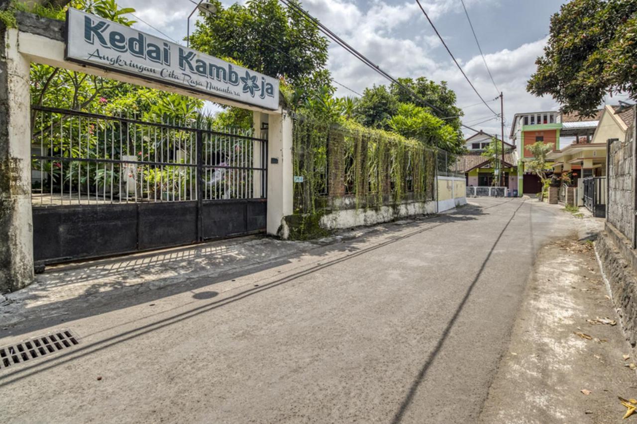 Reddoorz Hostel Near Adisucipto Airport Yogyakarta Kalasan Dış mekan fotoğraf