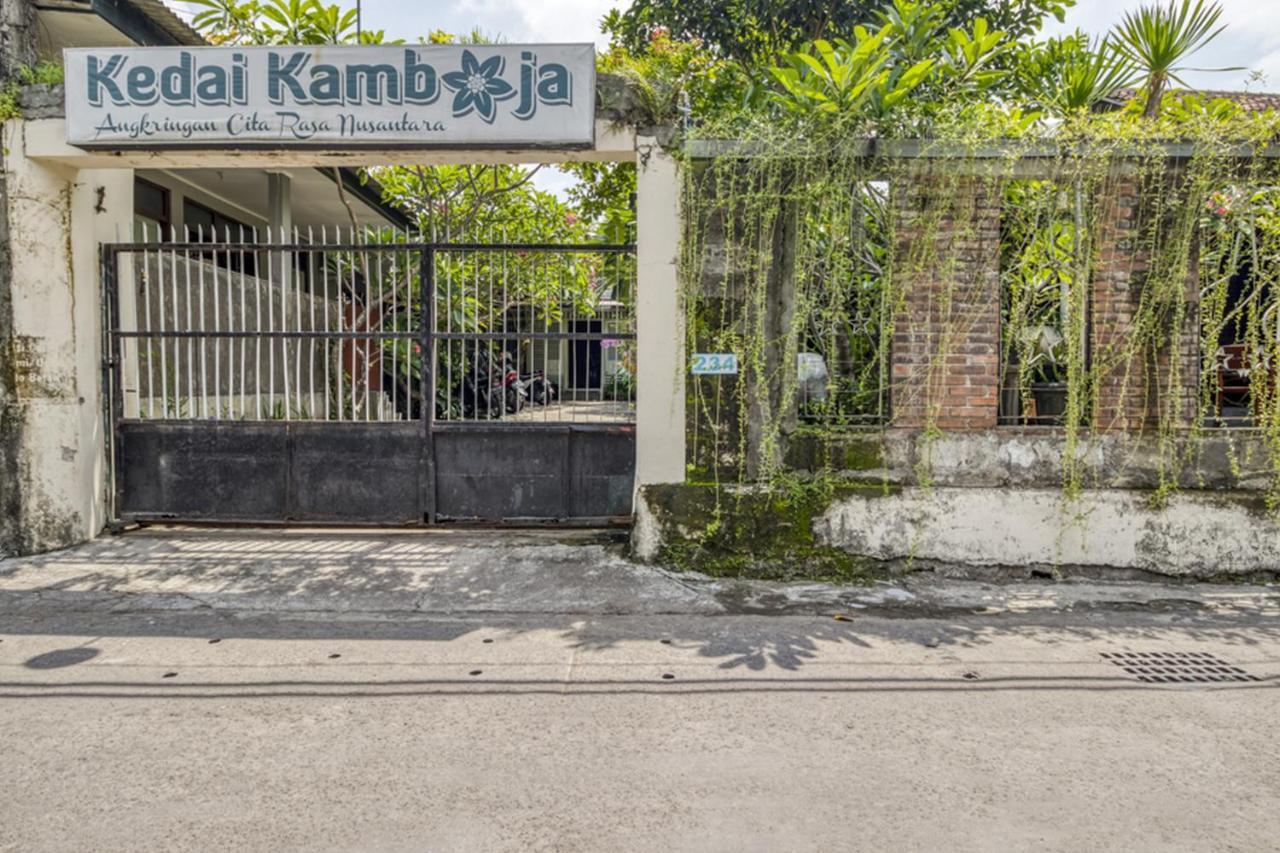 Reddoorz Hostel Near Adisucipto Airport Yogyakarta Kalasan Dış mekan fotoğraf