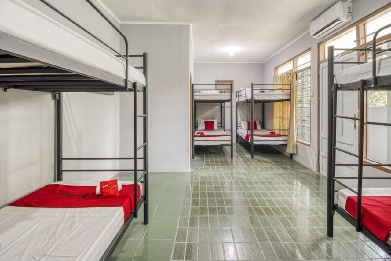 Reddoorz Hostel Near Adisucipto Airport Yogyakarta Kalasan Dış mekan fotoğraf